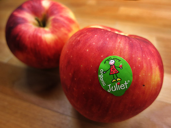 http://www.thediysecrets.com/wp-content/uploads/post/i-love-organic-apples/JulietOrganicApples_01.jpg
